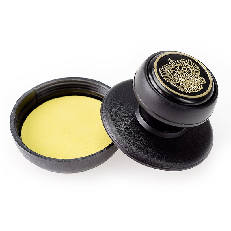 Ручная пластиковая оснастка, укомплектована штемпельной подушкой.