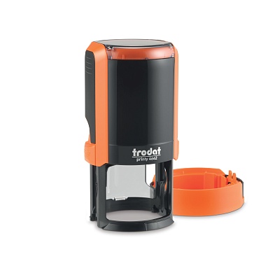 Автоматическая оснастка для основной и дополнительной печати организации 4-е поколение мирового бестселлера Trodat. Идеальное качество оттиска благодаря улучшенному подушечному материалу Специальные держатели для подушки, ваши пальцы останутся чистыми Поставляется в комплекте с крышкой Оснастку можно переносить в сложенном виде Эко продукт Круглая текстовая плата Прочный пластиковый корпус Подходит для основных, дополнительных печатей организации (диаметр 42 мм)